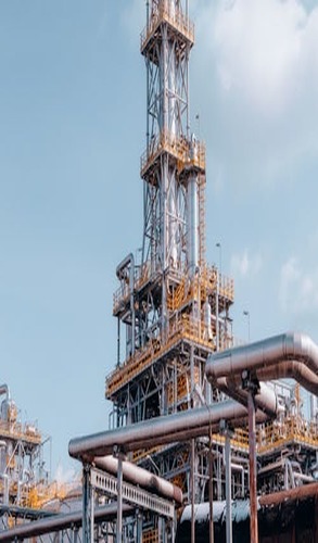 free photo of oil refinery plant